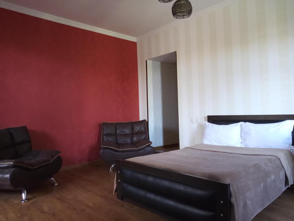 Apartment In The Heart Of Old Тбилиси Екстериор снимка