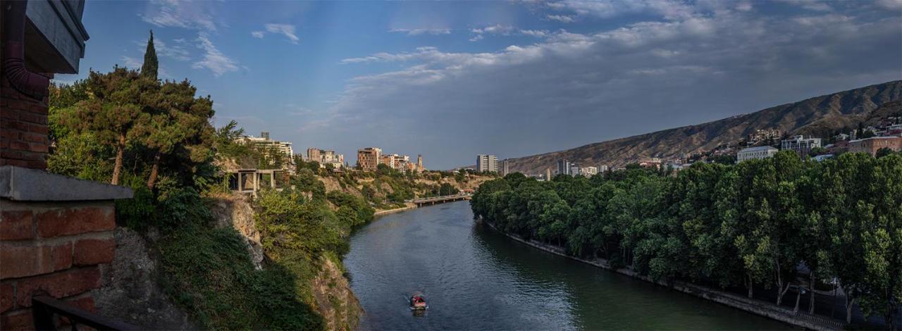 Apartment In The Heart Of Old Тбилиси Екстериор снимка