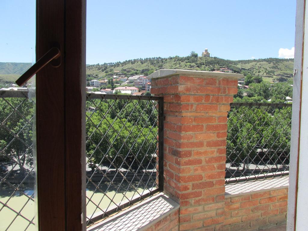 Apartment In The Heart Of Old Тбилиси Екстериор снимка