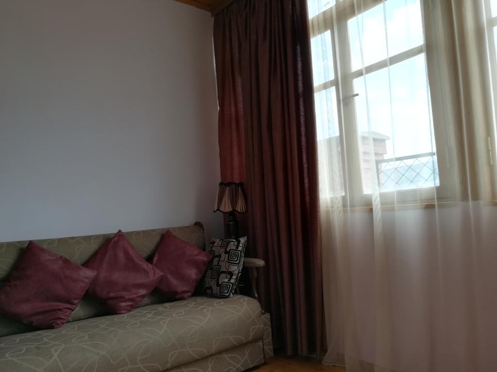 Apartment In The Heart Of Old Тбилиси Екстериор снимка