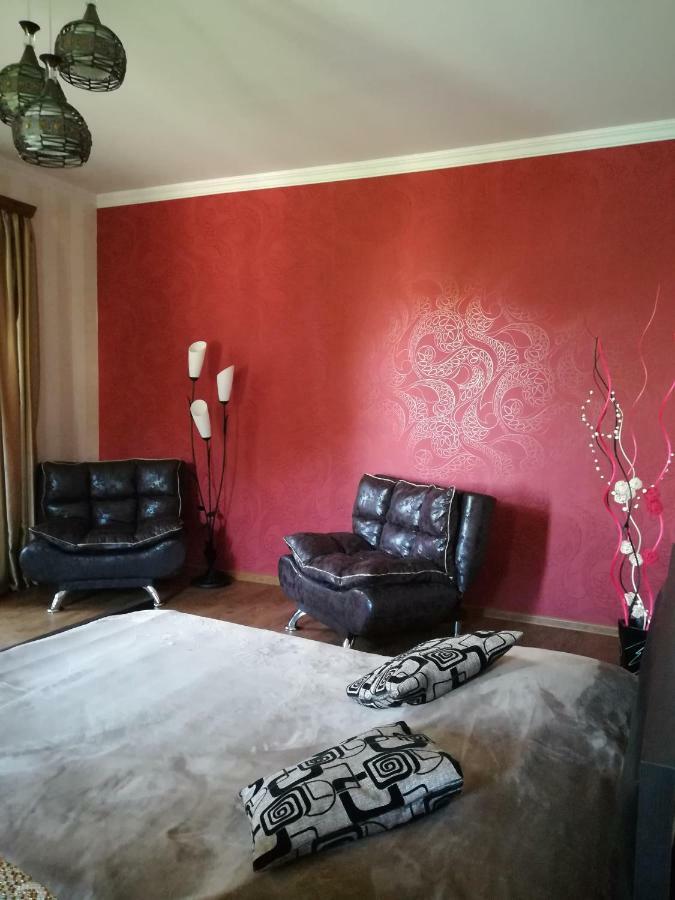 Apartment In The Heart Of Old Тбилиси Екстериор снимка